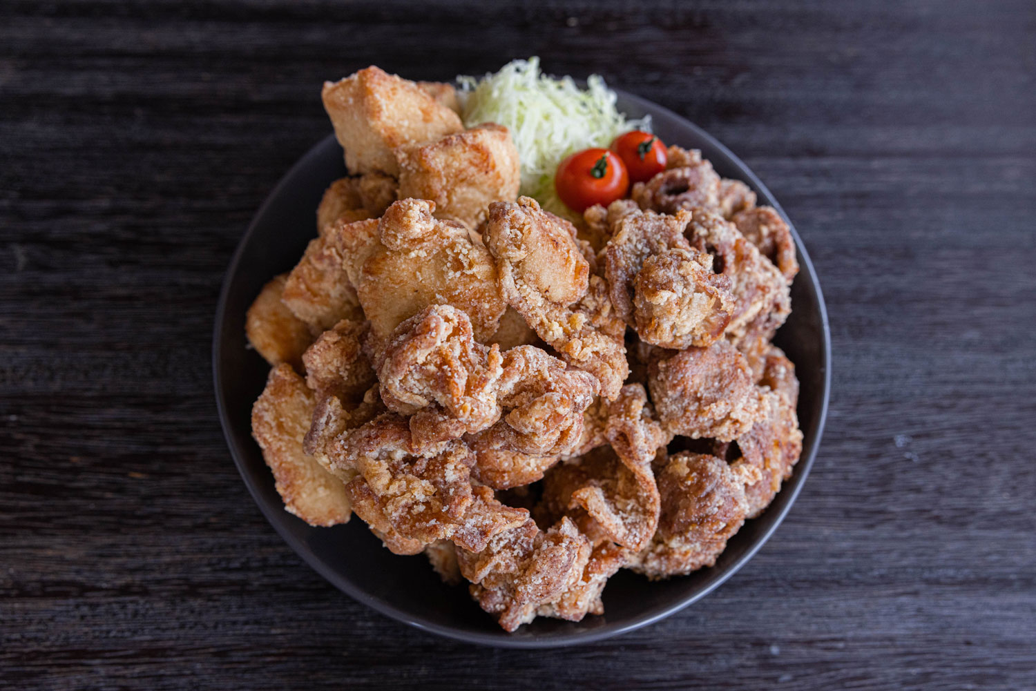 からあげをテイクアウトできるキッチンカーで移動販売しております姫路市の『からあげ専門店松本家』です！